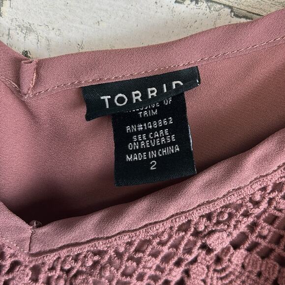 Torrid Lace Trim Adjustable Strap Camisole Tank Top Women’s Size 2/2X - Picture 4 of 5